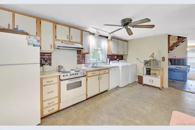 14 Campus Lane, Ronkonkoma, NY 11779 - Photo 4