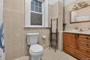 1543 Hollywood Ave, Bronx, NY 10461 - Photo 10