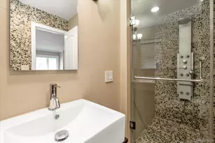 636 Diane Pl, Woodmere, NY 11581 - Photo 12