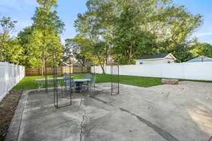 26 Northridge St, Patchogue, NY 11772 - Photo 28
