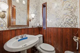 132 E 238th St, Bronx, NY 10470 - Photo 16