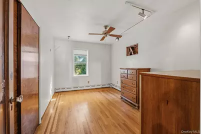 132 E 238th Street, Bronx, NY 10470 - Photo 18
