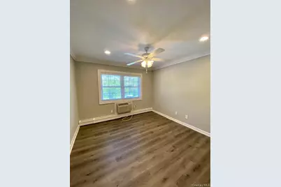 301-1 Robinson Avenue #301-1, Patchogue, NY 11772 - Photo 2