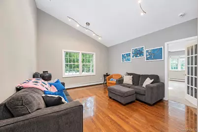 4 Hunting Hill Road, Woodbury, NY 11797 - Photo 6
