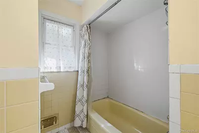26 Terri Lee Lane, Spring Valley, NY 10977 - Photo 20