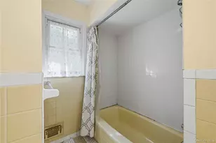 26 Terri Lee Ln, Spring Valley, NY 10977 - Photo 20