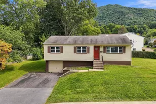 70 Phillips St, Beacon, NY 12508 - Photo 2