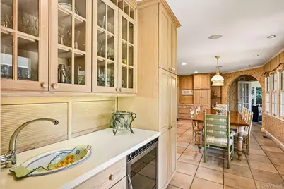 238 Cedar Avenue, Hewlett Bay Park, NY 11557 - Photo 18