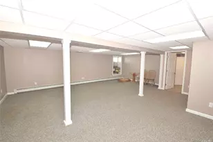 203 Chelsea Ave, West Babylon, NY 11704 - Photo 14