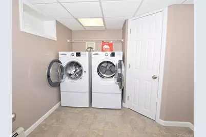 203 Chelsea Avenue, West Babylon, NY 11704 - Photo 18