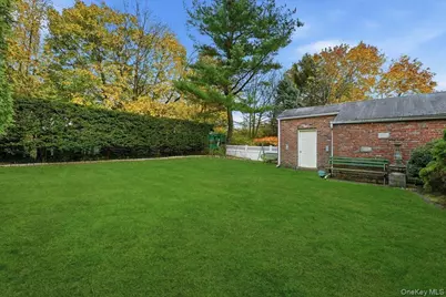120 Bruce Terrace, Mineola, NY 11501 - Photo 32