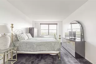 61-20 Grand Central Pkwy, Forest Hills, NY 11375 - Photo 12