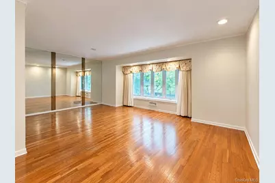 2829 Clearview Expressway, Bayside, NY 11360 - Photo 2