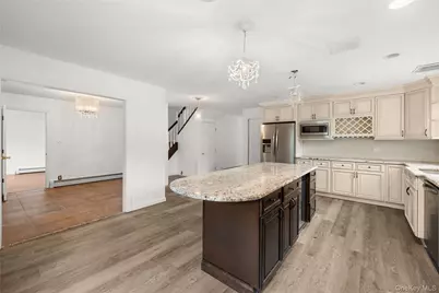20 Hilltop Avenue, Mount Sinai, NY 11766 - Photo 6