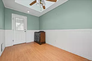 23 Saucer Ln, Levittown, NY 11756 - Photo 10