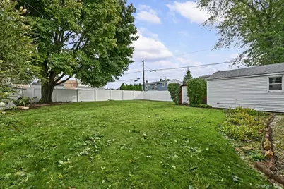 23 Saucer Lane, Levittown, NY 11756 - Photo 28