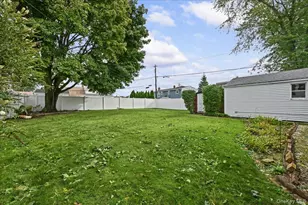 23 Saucer Ln, Levittown, NY 11756 - Photo 28