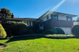 52 Winthrop Rd, Plainview, NY 11803 - Photo 4