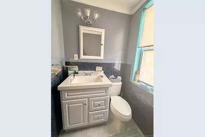 79 Moquette Row N, Yonkers, NY 10703 - Photo 20