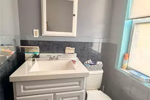 79 Moquette Row N, Yonkers, NY 10703 - Photo 20