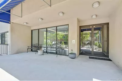 142 Main Street #2H, Mineola, NY 11501 - Photo 2