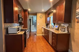 17 Renee Pl, Massapequa Park, NY 11762 - Photo 2