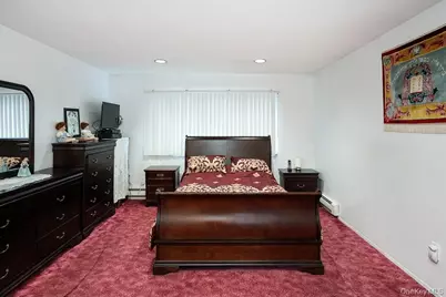 16 Carriage Road, Great Neck, NY 11024 - Photo 20
