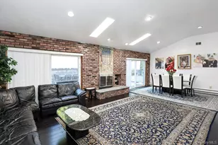 16 Carriage Rd, Great Neck, NY 11024 - Photo 6