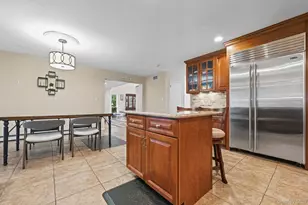 9 Ellen Ct, Glen Cove, NY 11542 - Photo 12