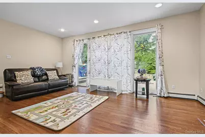 9 Ellen Court, Glen Cove, NY 11542 - Photo 8