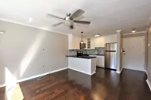 828 Pelhamdale Rd, New Rochelle, NY 10801 - Photo 2