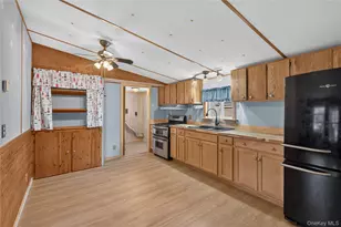 116 King George Dr, New Windsor, NY 12553 - Photo 2