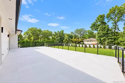 1073 Westminster Avenue, Dix Hills, NY 11746 - Photo 44