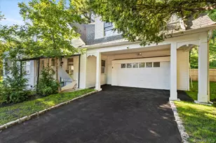 19 Gilchrest Rd, Great Neck, NY 11021 - Photo 30