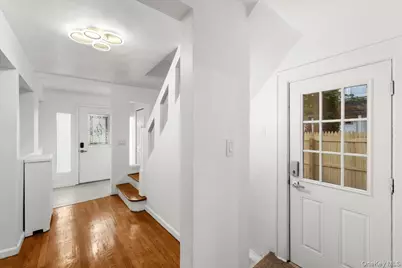 19 Gilchrest Road, Great Neck, NY 11021 - Photo 12