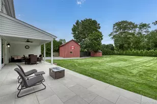 129 S Country Rd, Remsenburg, NY 11960 - Photo 22