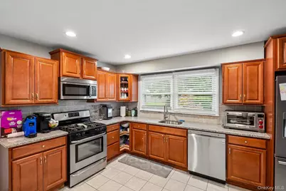 27 Pierce Street, Nanuet, NY 10954 - Photo 12