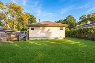 567 Boxwood Dr, Shirley, NY 11967 - Photo 20