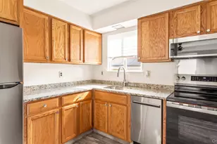 567 Boxwood Dr, Shirley, NY 11967 - Photo 8