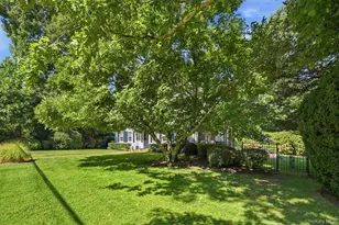 75 Dewey St, Huntington, NY 11743 - Photo 28