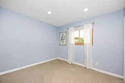 31 Sterling Lane, Smithtown, NY 11787 - Photo 16