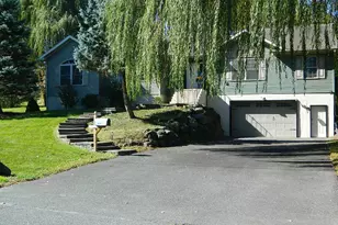 188 Hoyt St, Port Ewen, NY 12466 - Photo 2