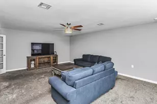 387 Woodbridge Dr, Ridge, NY 11961 - Photo 14