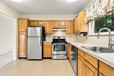 104 Heritage Hills #A, Somers, NY 10589 - Photo 4