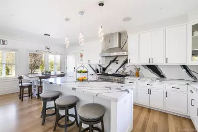 9 Jennifers Path, Quiogue, NY 11978 - Photo 6