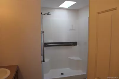 1661 Old Country Road #77, Riverhead, NY 11901 - Photo 24