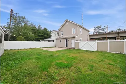 19 Railroad Avenue, Amityville, NY 11701 - Photo 26