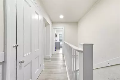 19 Railroad Avenue, Amityville, NY 11701 - Photo 20