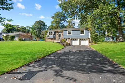 28 Peacock Lane, Commack, NY 11725 - Photo 44