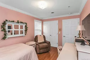 101 Willow Ln, Valley Stream, NY 11580 - Photo 16